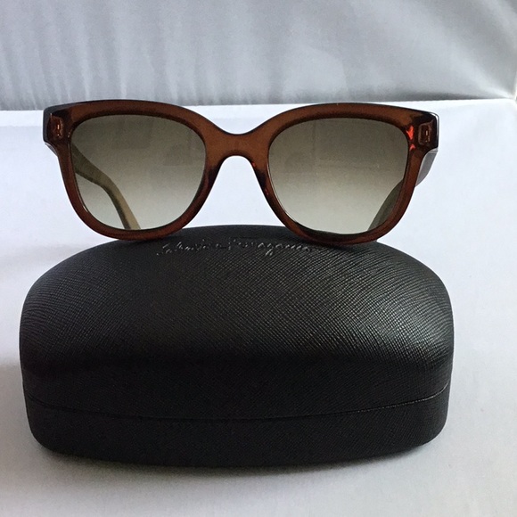 SALVATORE FERRAGAMO SUNGLASSES FOR WOMEN - Picture 8 of 10